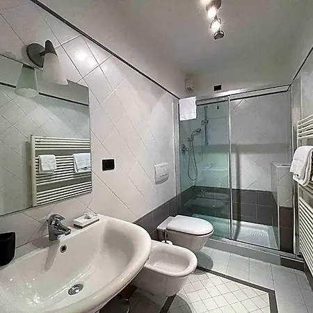 Hotel Plinio Apartment Center Town Bellagio 3*